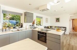 Microwave, oven, dishwasher - Vikings Annexe, Minehead (Minehead)