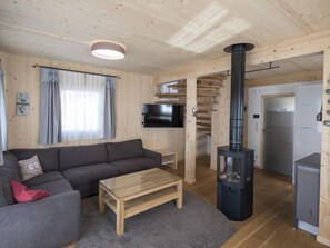 TV - Chalet 4 Schlafzimmern, Sauna & SwimSPA by Interhome (Sankt Georgen am Kreischberg)