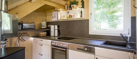 Fridge, microwave, oven, dishwasher