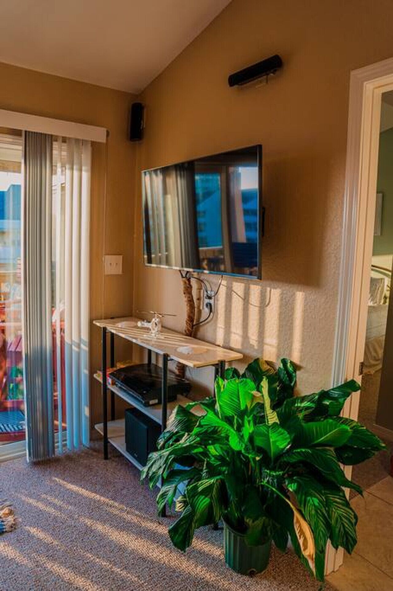 Pensacola Beach Condo W/ Great Views (F12) - Gulf Breeze, FL