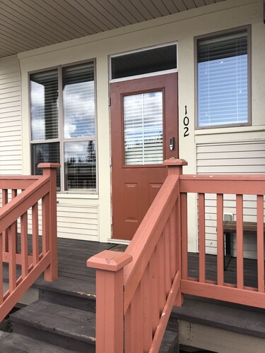 Cozy, Fun, Pet-Friendly Ski In/Ski Out Studio