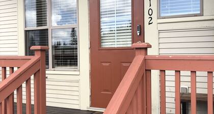 Cozy, Fun, Pet-Friendly Ski In/Ski Out Studio