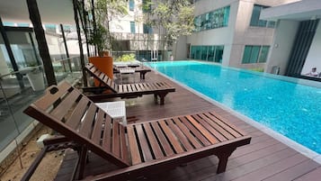 2 piscines extérieures