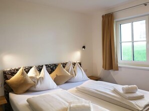4 bedrooms, free internet