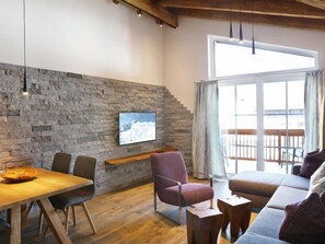 TV - Superior 1 Schlafzimmer mit Balkon by Interhome (Kaprun)