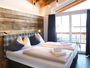 1 bedroom, free Internet - Superior 1 Schlafzimmer mit Balkon by Interhome (Kaprun)