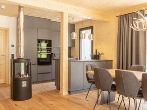 Dining - mit 4 Schlafzimmern mit Sauna & Kamin by Interhome (Biberwier)