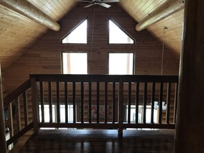 Interior - Lakefront Log Cabin - Beaver Lake Resort - Legal short term rental (Lake Cowichan)