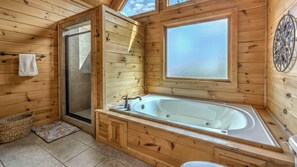 Cabin, 3 Bedrooms | Bathroom | Towels