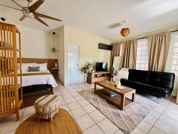 1 bedroom, desk, free WiFi, bed sheets