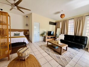 1 habitación, escritorio, wifi gratis y ropa de cama