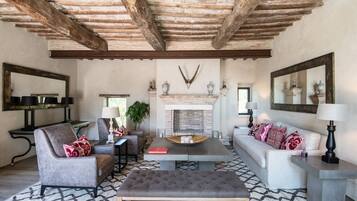 TV, peis og DVD-spiller