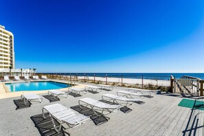 Unclassified image, 3 of 43, button