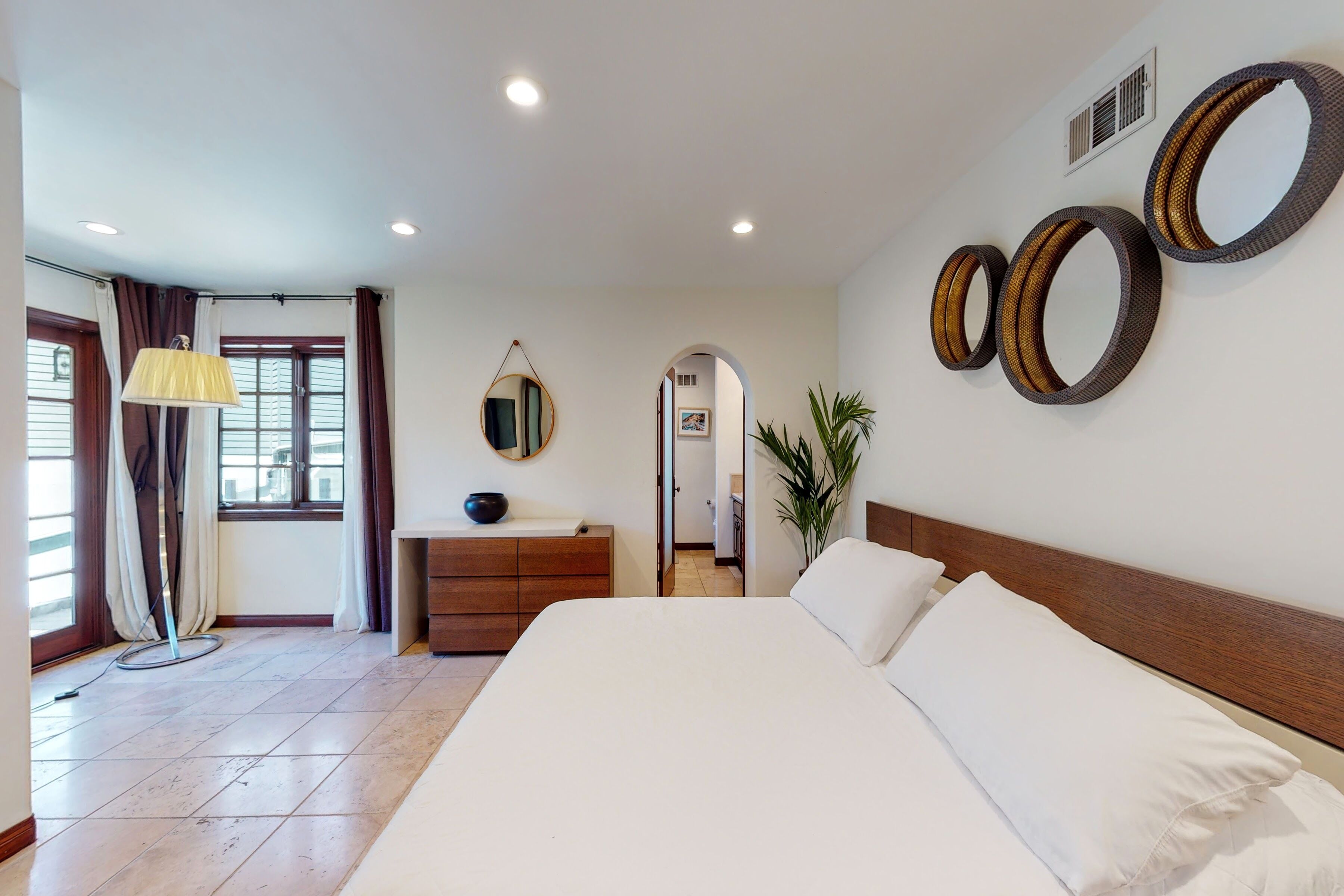 3 多间卧室、熨斗/熨衣板、WiFi、床单