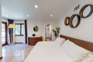 3 chambres, fer et planche Ă repasser, Wi-Fi, draps fournis