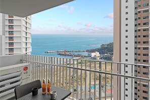 Junior Suite Half Ocean | View from room - ElMomento Osiria (Busan)
