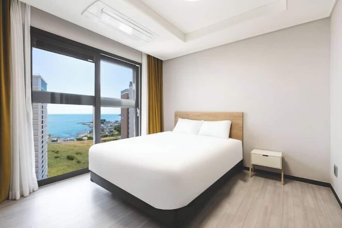 3 svefnherbergi, sérhannaðar innréttingar, sérvalin húsgögn