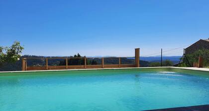 Maison ardéchoise confort 4*,climatisée,piscine chauffée,vue panoramique