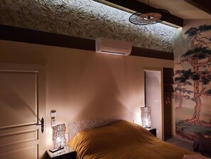 3 chambres, bureau, fer et planche Ă repasser, lit parapluie