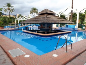 Et oppvarmet basseng