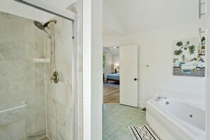Baignoire, serviettes fournies