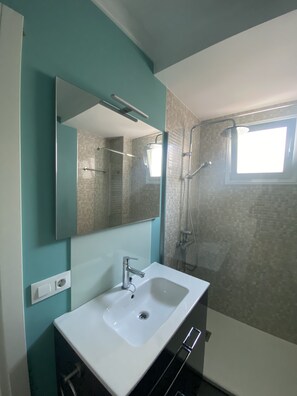 Shower, hair dryer, towels, soap - Penthouse Jávea Pueblo "Patraix" (Xàbia)
