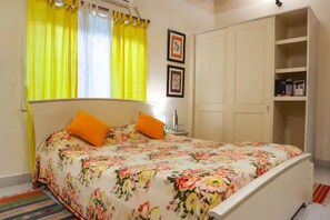 Free WiFi, bed sheets