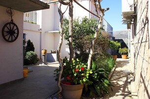 Apartamento (One Bedroom Apartment with Balcony) | Fachada