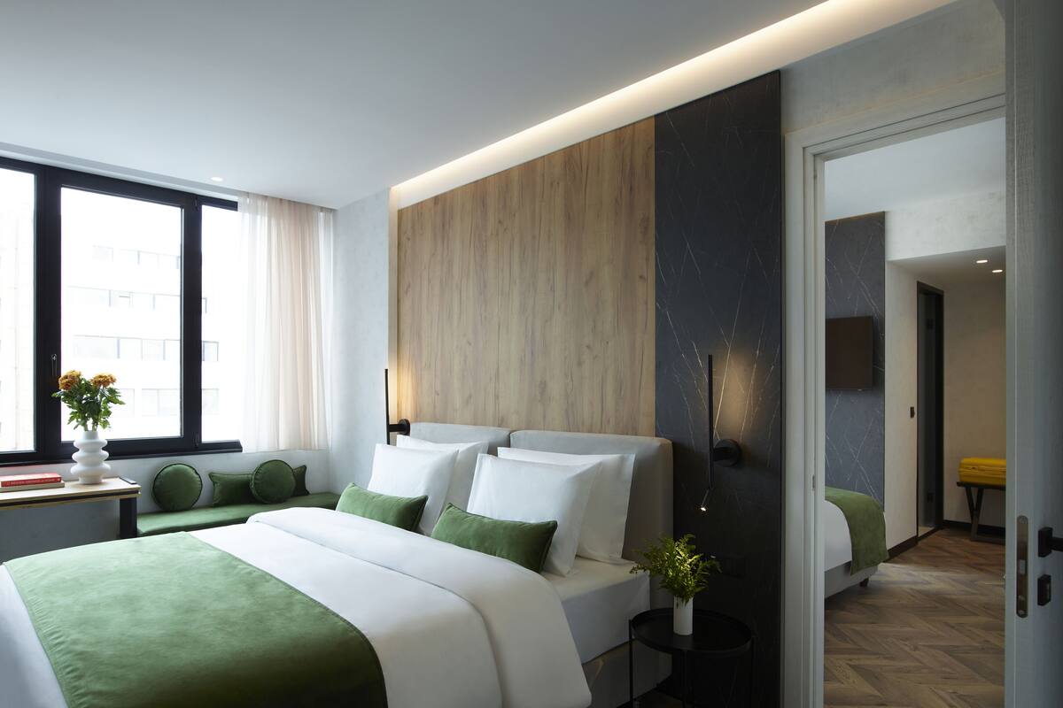 the port friends and family room | 1 bedroom, egyptian cotton sheets, premium bedding, minibar