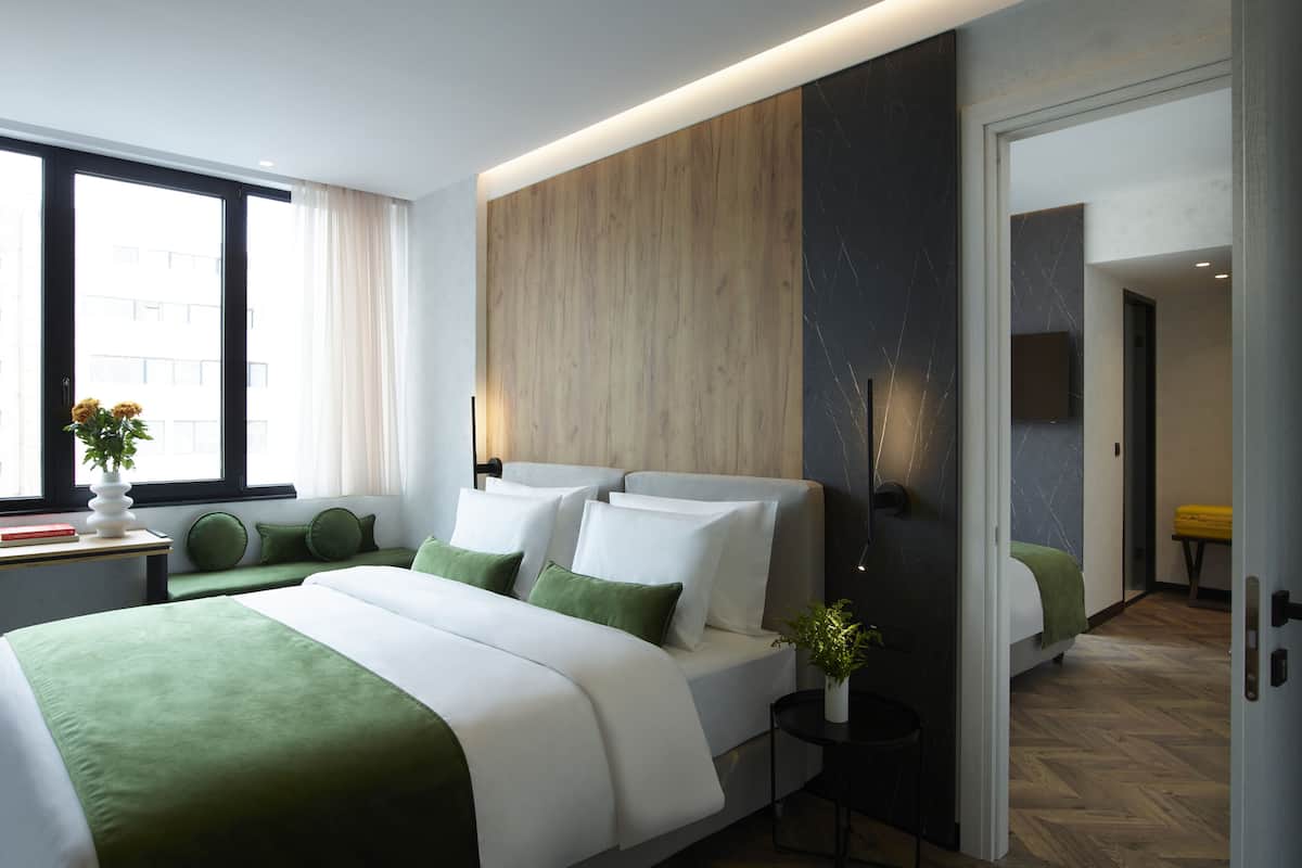 The Port Friends and Family Room | 1 bedroom, Egyptian cotton sheets, premium bedding, minibar