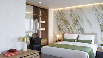 Una habitación de hotel moderna con una cama grande, un armario de madera, un escritorio con lámpara y una pared con estampado de mármol.