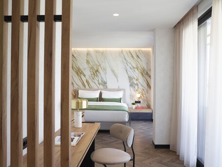 The Port Square Hotel - Image 22