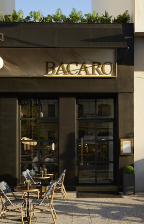 Restaurant - The Port Square Hotel (Piraeus)