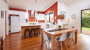 Unclassified image, 2 of 21, button - BOUTIQUE STAYS - Mordi Beach House (Mordialloc)