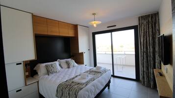 2 bedrooms, in-room safe, iron/ironing board, travel cot