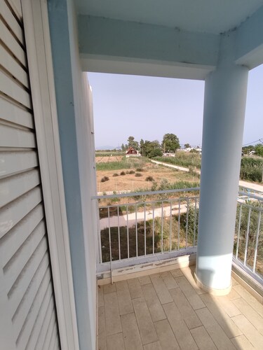 Όμορφος χώρος με τζάκι,  κοντά στην θάλασσα