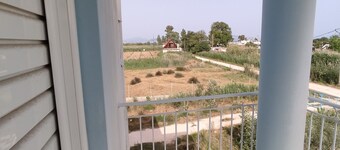 Όμορφος χώρος με τζάκι,  κοντά στην θάλασσα