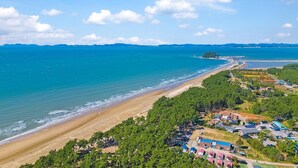 Exterior - Taean Irang Kidspoolvilla (Taean)