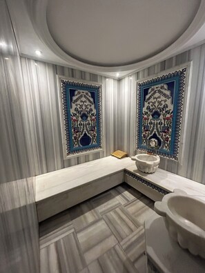 Ruang perawatan pasangan, pemandian Turki/hammam, dan perawatan tubuh