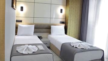 Standard-Zweibettzimmer, 1 Schlafzimmer | Hochwertige Bettwaren, Minibar, Zimmersafe, Schreibtisch
