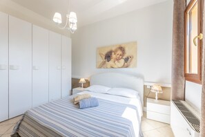 3 bedrooms, iron/ironing board, travel crib, free WiFi