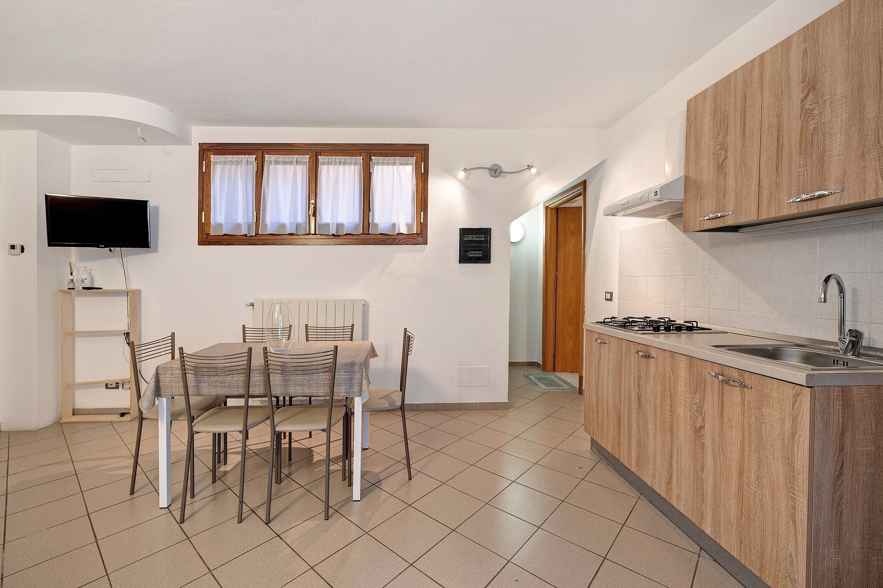Geladeira, cooktop, lava-louças, torradeira