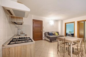 Interior - Apartment 'Casa Chicken - Mare, Monti E Bikers' with Mountain View, Shared Pool and Wi-Fi (Finale ligure)
