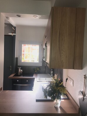 Fridge, microwave, oven, stovetop - Cottage in the middle of a golf course, ideal for families or golfers (Ploemel)