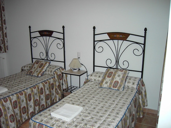 4 Schlafzimmer, Bügeleisen/Bügelbrett, Reisekinderbett, kostenloses WLAN