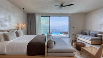 Premium Suite, 1 Bedroom, Private Pool, Sea View | Sängtillbehör av högsta kvalitet och minibar