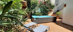 Pool - Casa Can Alou, authentic Mallorquin house nestled in the village of Porto Colom (Felanitx)