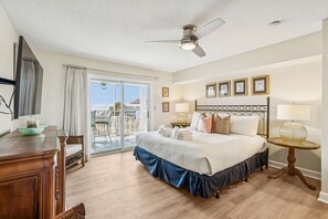 3 bedrooms, iron/ironing board, free WiFi, bed sheets - Beautiful River Views - Pool - Walk to Town & Beach - Turn of River 2B (Folly Beach)