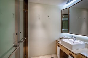 Free minibar, in-room safe, desk, blackout drapes