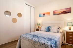 2 chambres, fer et planche à repasser, Wi-Fi gratuit, draps fournis